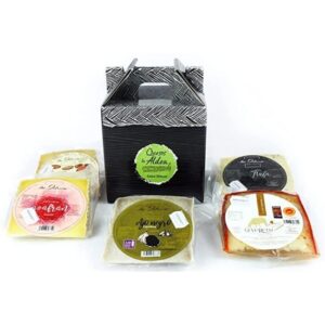 Caja regalo de quesos artesanos variados como regalo para suegros